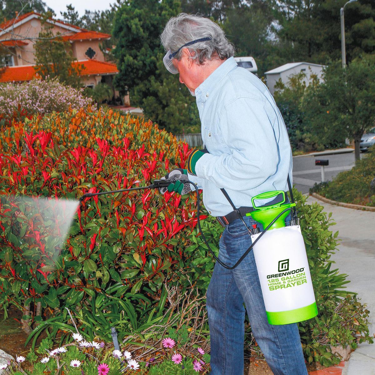 1-1/4 Gallon Home and Garden Sprayer F4738